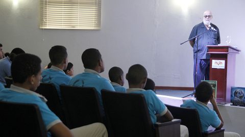 Estudiantes del Hogar Escuela Rosa Duarte participaron en el conversatorio “Biodiversidad y los Objetivos de Desarrollo Sostenible”, efectuado en el auditorio La Trinitaria de la Biblioteca Infantil y Juvenil República Dominicana (BIJRD).